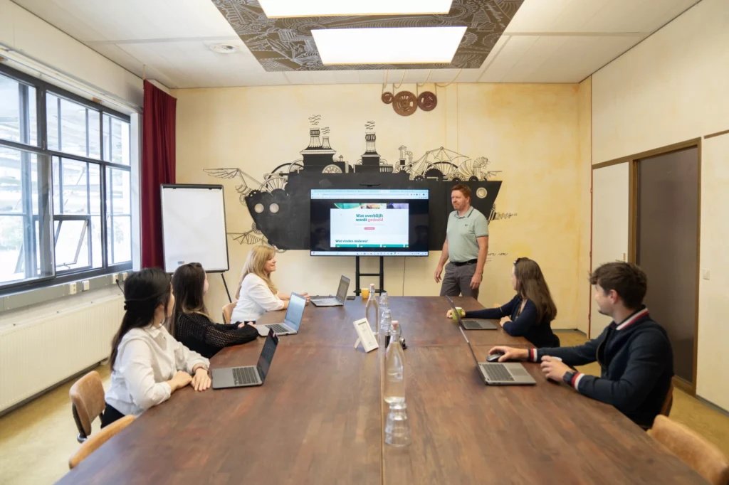 Vergaderruimte_Eindhoven_Seats2Meet_Hoogte11